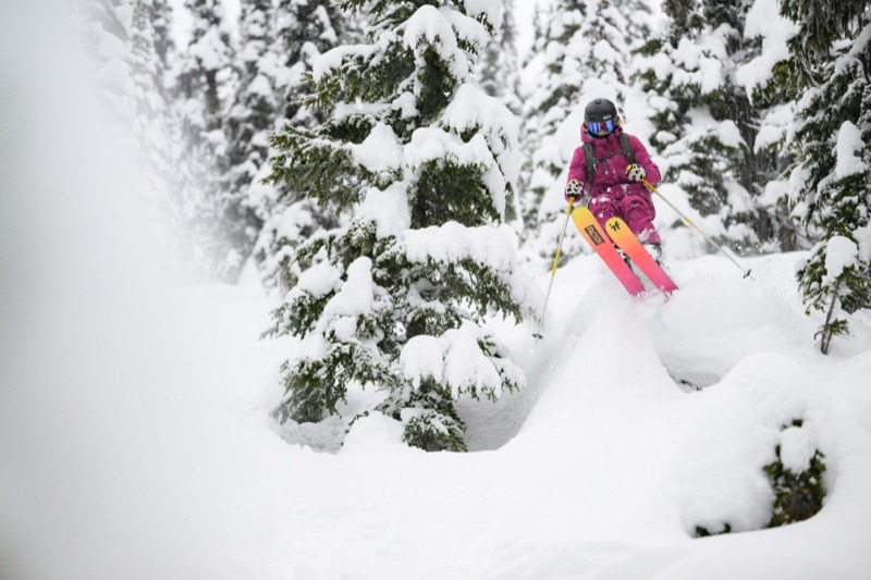 Terreno de heli-ski de Selkirk Tangiers en Revelstoke
